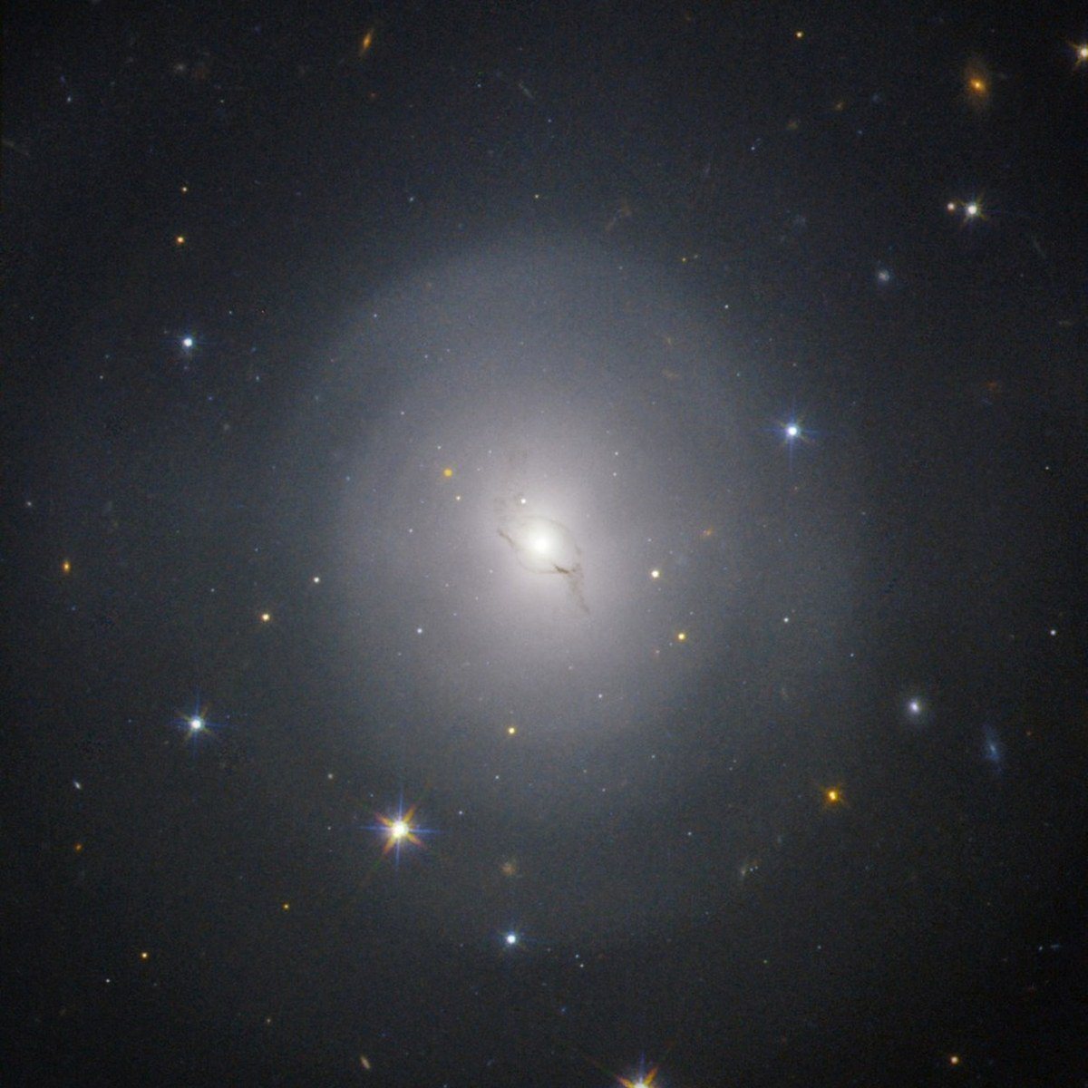 Galáxia NGC 4993